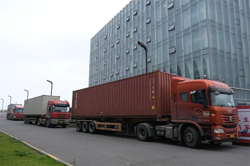 QGM-mursteinfremstillingsmaskiner sendt til Midtøsten, hjelper regional konstruksjon med å ta et nytt sprang fremover