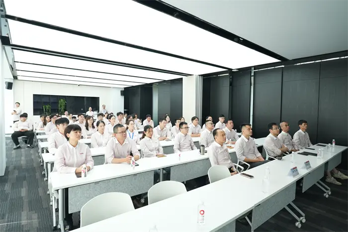 QGM: Å se militærparaden sammen og samle krefter for fremgang