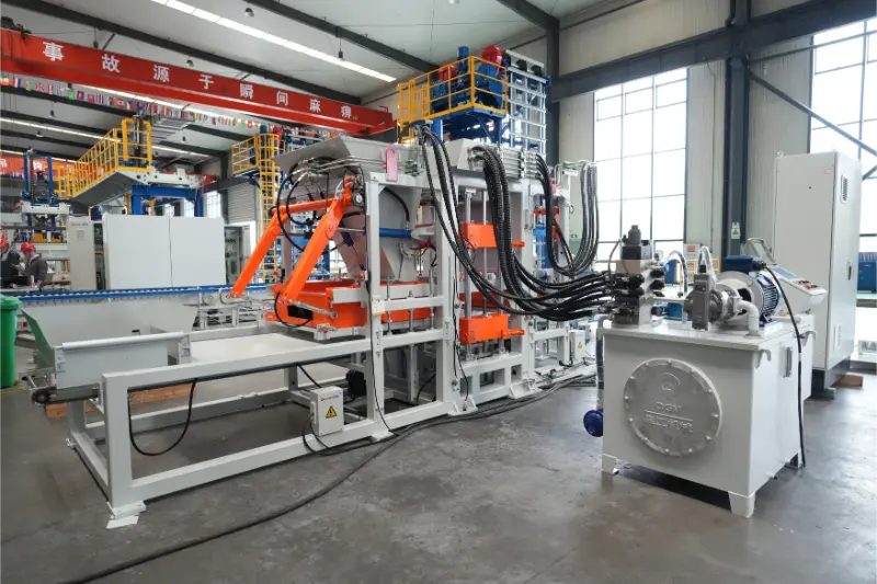 Quangong Machinery Co., Ltd.s QT6 helautomatiske produksjonslinje for produksjon av murstein gir svært lønnsom mursteinproduksjon fra fast avfall